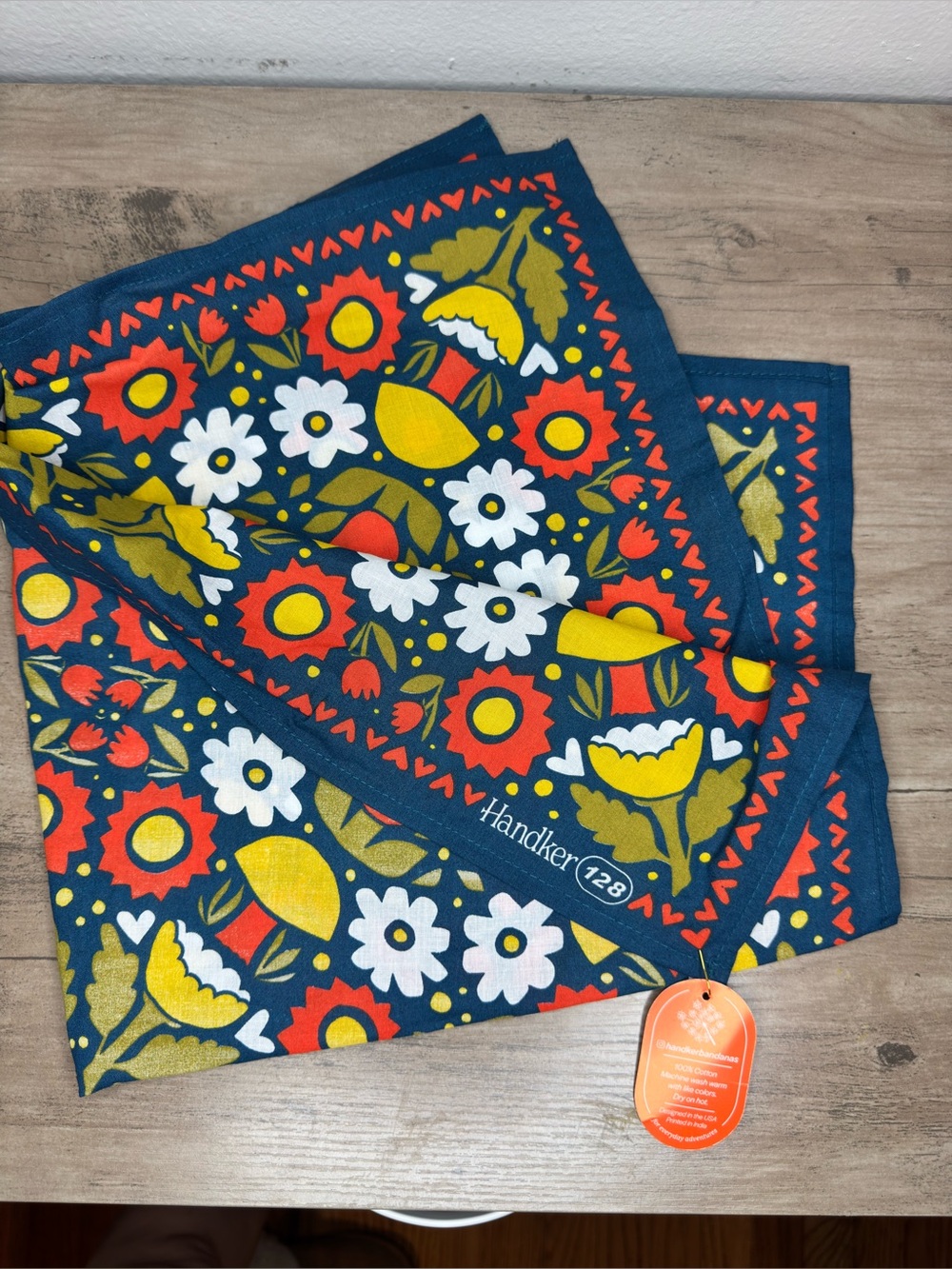 NWT Handker Bandana No. 128 Helga Floral Design